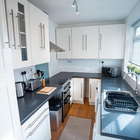 Comfortable House In Nuneaton Sleeps5 Free Parking Good Amenites Exterior foto